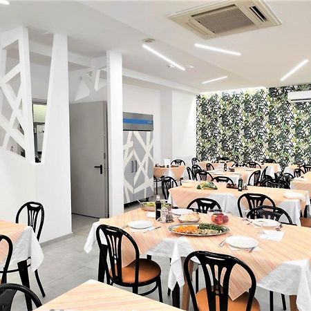 Hotel Madrid Rimini Exteriör bild