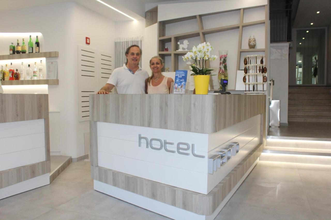 Hotel Madrid Rimini Exteriör bild