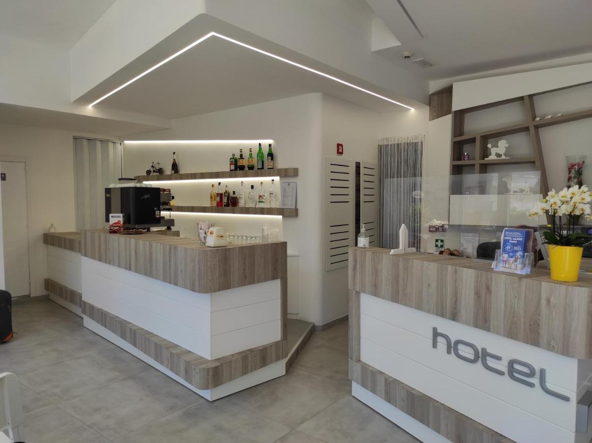 Hotel Madrid Rimini Exteriör bild