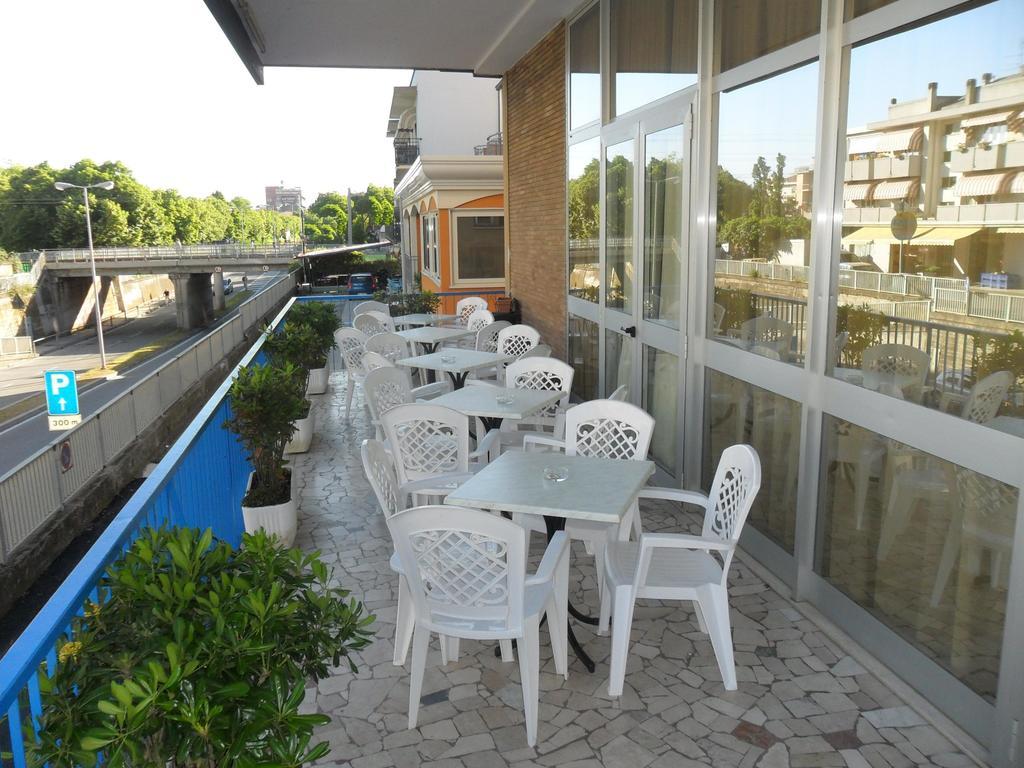 Hotel Madrid Rimini Rum bild