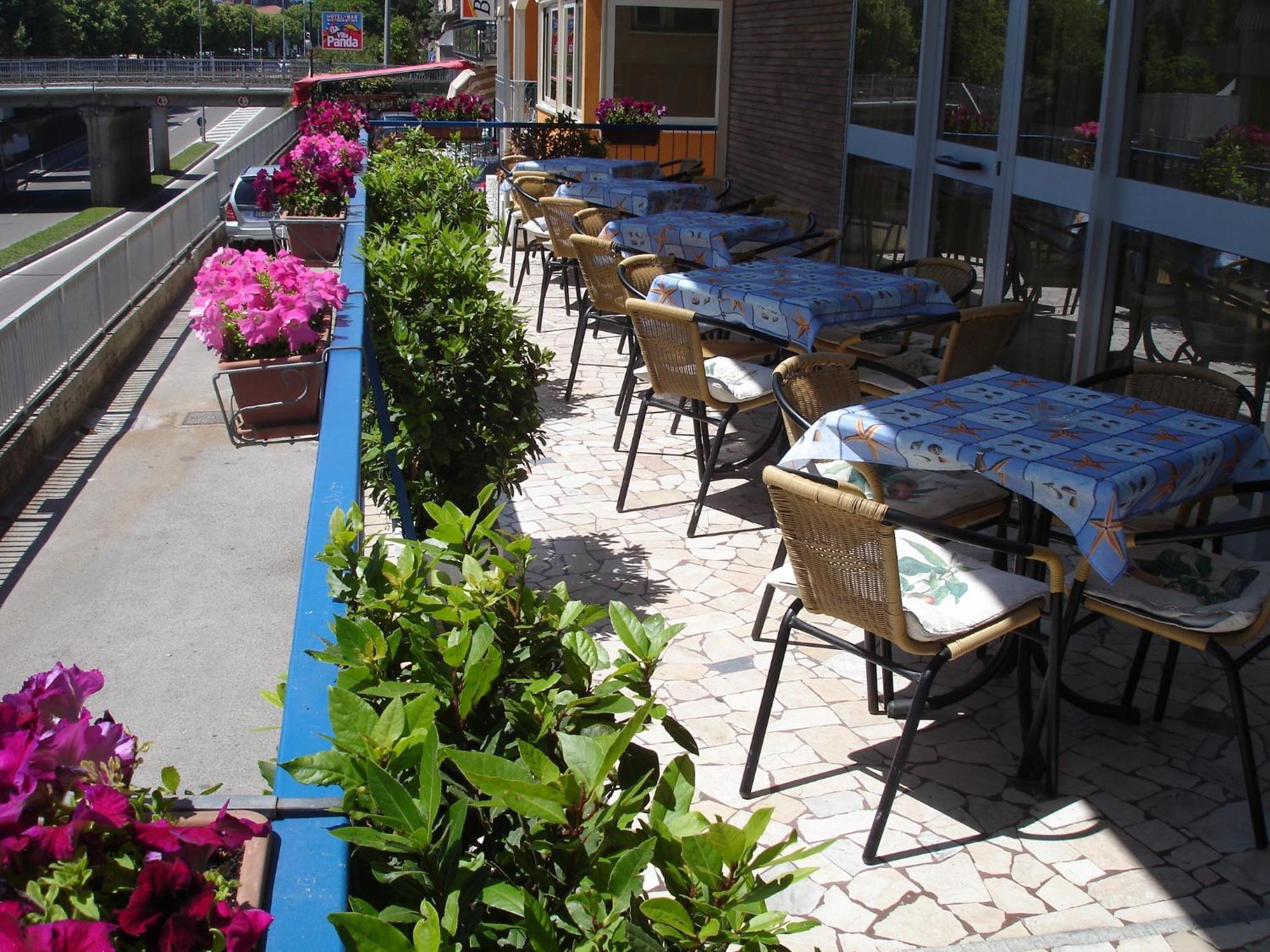Hotel Madrid Rimini Exteriör bild