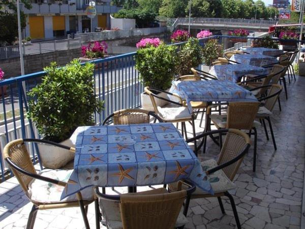 Hotel Madrid Rimini Exteriör bild
