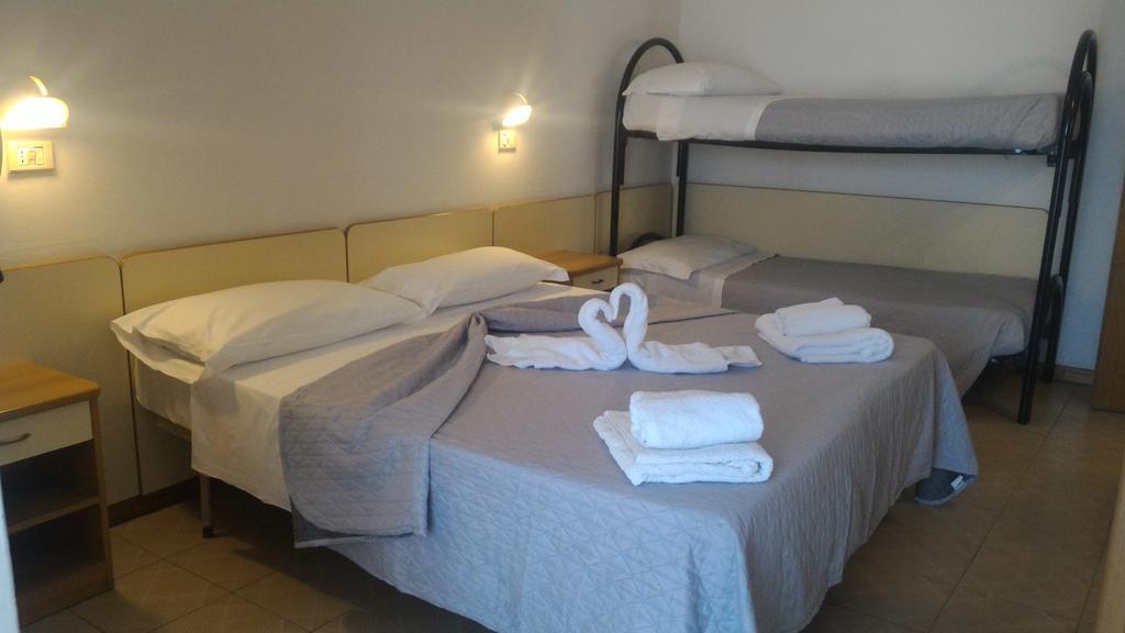 Hotel Madrid Rimini Exteriör bild